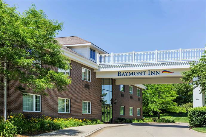 Baymont by Wyndham Des Moines Airport Hotel